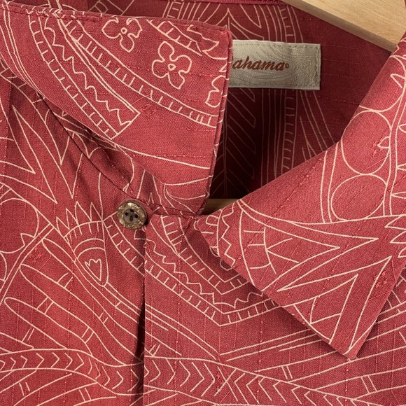 Tommy Bahama USC Trojans Shirt Men Medium Red Button Up Floral Hawaiian Football - Picture 6 of 13